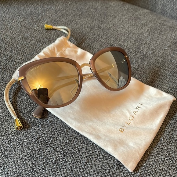Bulgari women’s sunglasses - Picture 2 of 5